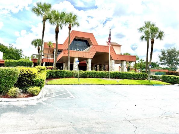 3231 Holiday Springs Blvd 403, Margate FL 33063