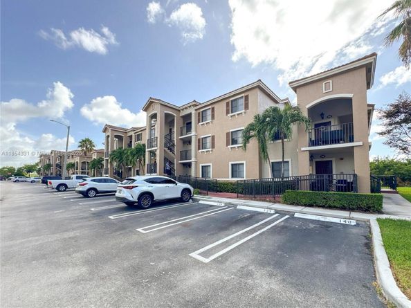 22541 SW 88th Pl 3046, Cutler Bay FL 33190