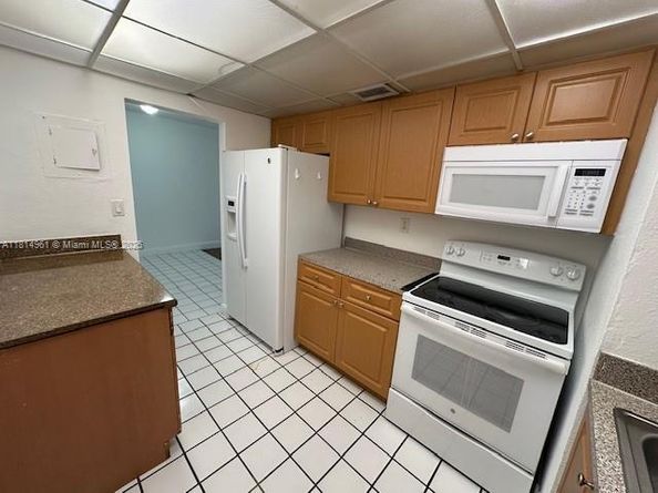 5400 SW 77th Ct 2R, Miami FL 33155