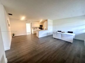 9040 NW 26th Pl, Sunrise FL 33322