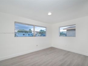 9040 NW 26th Pl, Sunrise FL 33322