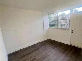 9040 NW 26th Pl, Sunrise FL 33322