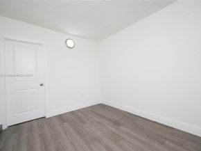 9040 NW 26th Pl, Sunrise FL 33322