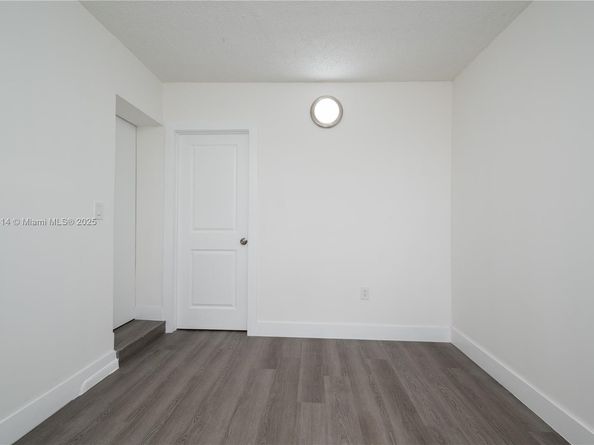 9040 NW 26th Pl, Sunrise FL 33322