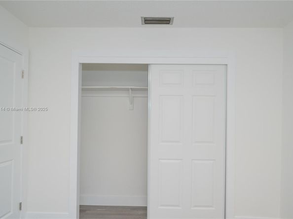 9040 NW 26th Pl, Sunrise FL 33322