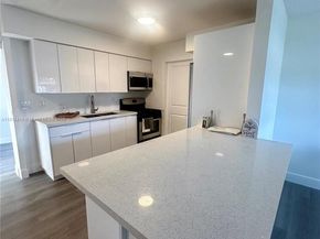 9040 NW 26th Pl, Sunrise FL 33322