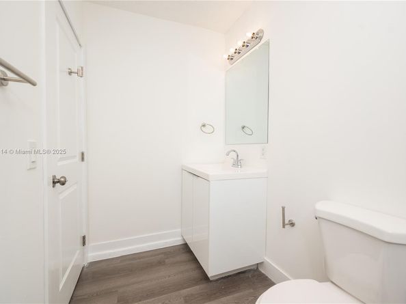 9040 NW 26th Pl, Sunrise FL 33322