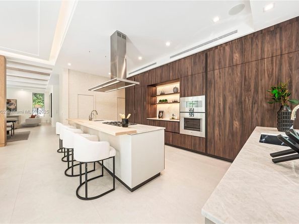 3200 Calusa St, Coconut Grove FL 33133