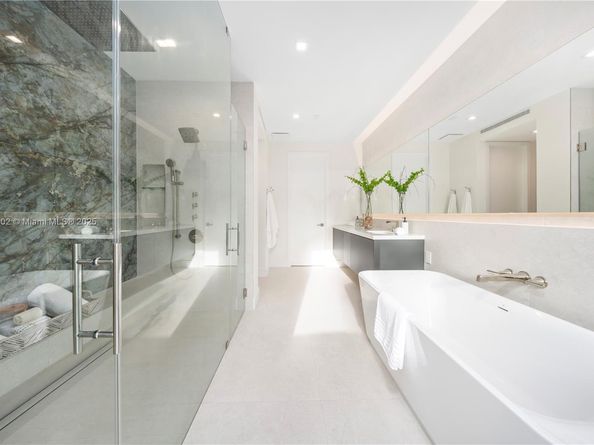 3200 Calusa St, Coconut Grove FL 33133