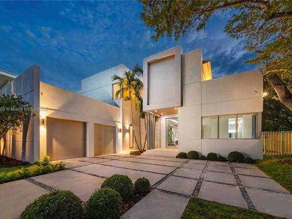 3200 Calusa St, Coconut Grove FL 33133