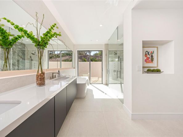 3200 Calusa St, Coconut Grove FL 33133