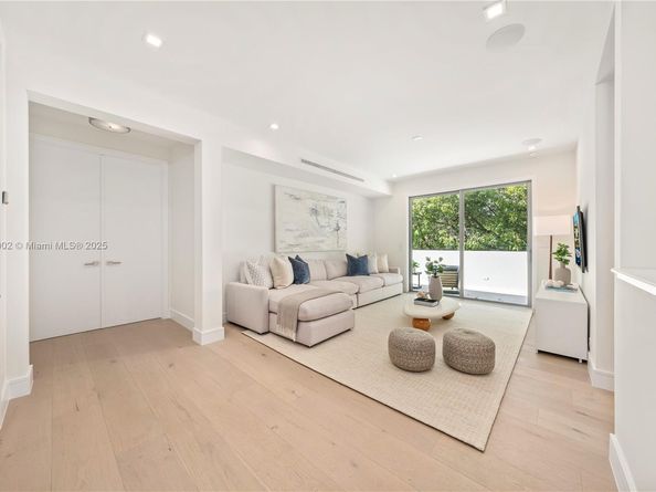 3200 Calusa St, Coconut Grove FL 33133