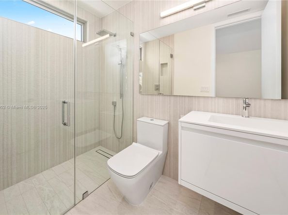 3200 Calusa St, Coconut Grove FL 33133