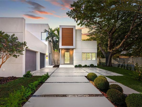 3200 Calusa St, Coconut Grove FL 33133