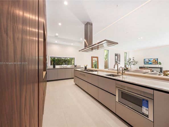 3200 Calusa St, Coconut Grove FL 33133