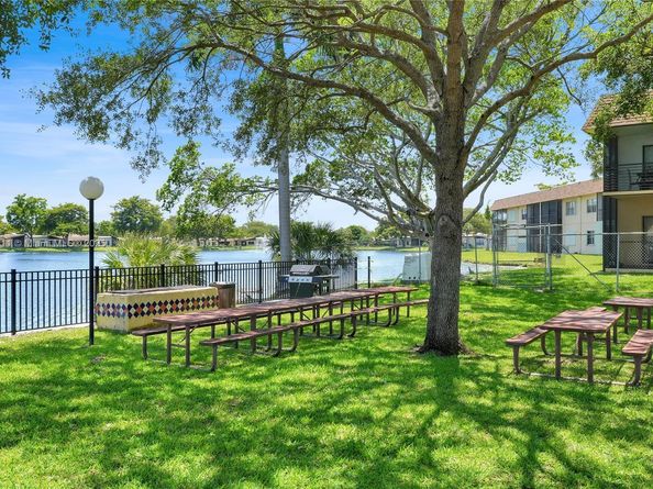 100 Ashbury Rd 103, Hollywood FL 33024