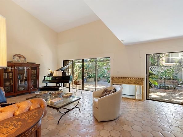 206 St Andrews Road 1878, Hollywood FL 33021