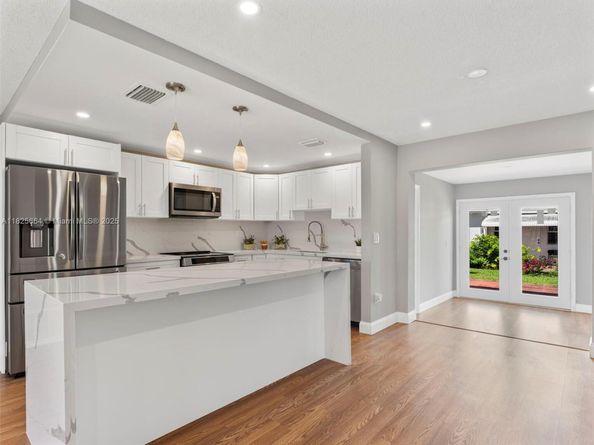 2991 NW 1st Dr, Pompano Beach FL 33064