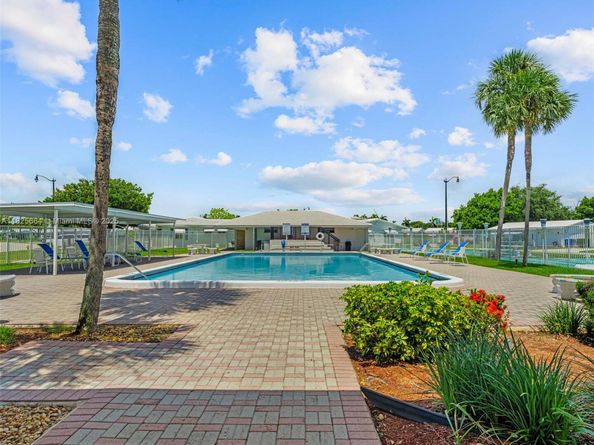 2991 NW 1st Dr, Pompano Beach FL 33064