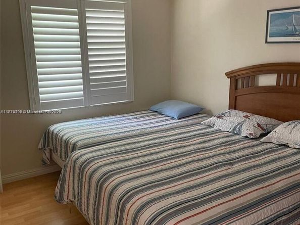 1095 Weeping Willow Way, Hollywood FL 33019