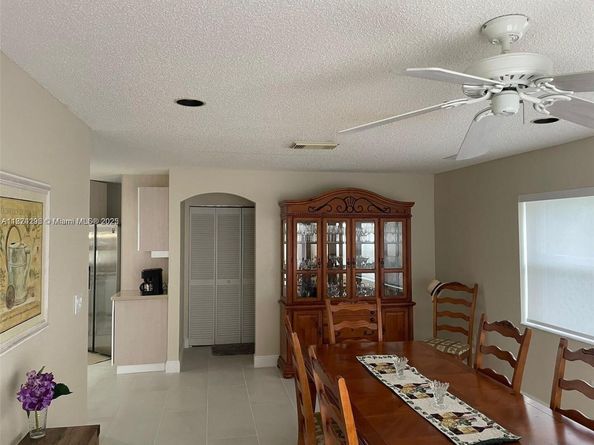 1095 Weeping Willow Way, Hollywood FL 33019