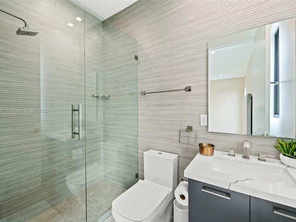 624 N Victoria Park Rd, Fort Lauderdale FL 33304