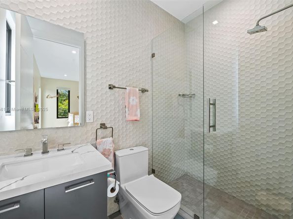 624 N Victoria Park Rd, Fort Lauderdale FL 33304