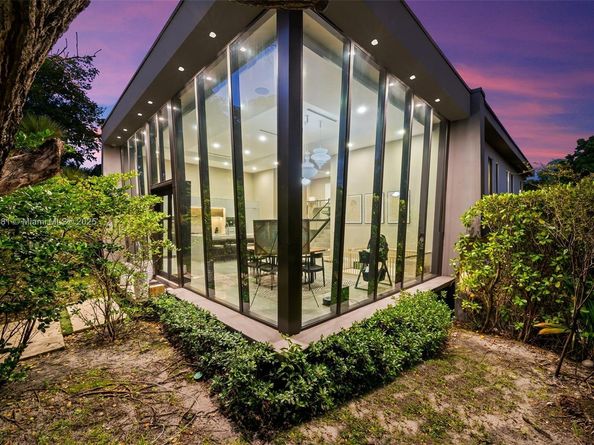 624 N Victoria Park Rd, Fort Lauderdale FL 33304