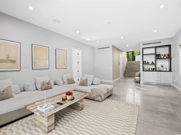 624 N Victoria Park Rd, Fort Lauderdale FL 33304