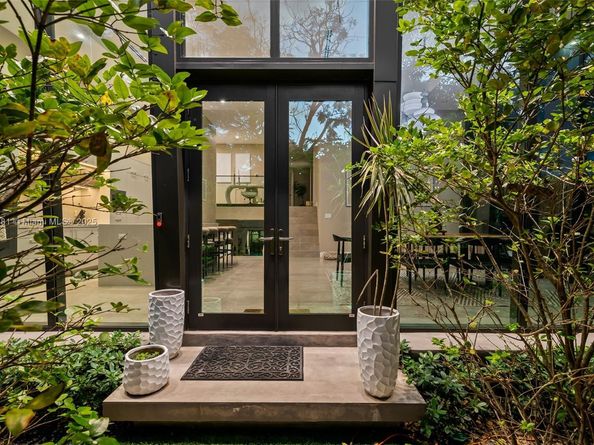 624 N Victoria Park Rd, Fort Lauderdale FL 33304