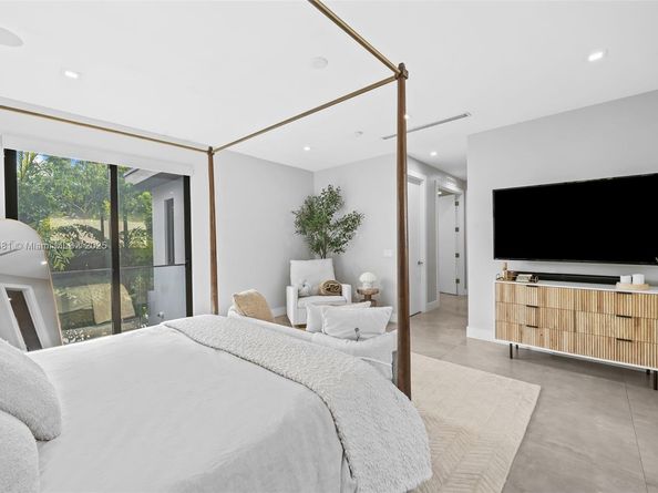 624 N Victoria Park Rd, Fort Lauderdale FL 33304