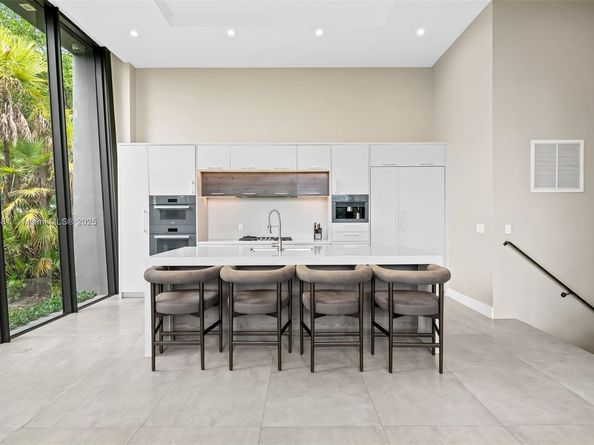 624 N Victoria Park Rd, Fort Lauderdale FL 33304