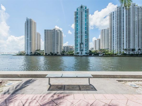 325 S Biscayne Blvd 621, Miami FL 33131