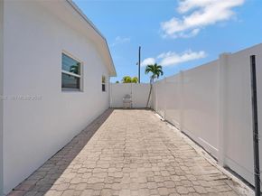 309 SE 3rd Ter, Deerfield Beach FL 33441