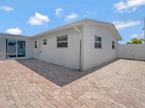 309 SE 3rd Ter, Deerfield Beach FL 33441