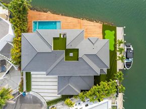 3209 NE 169th St, North Miami Beach FL 33160