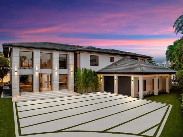 3209 NE 169th St, North Miami Beach FL 33160