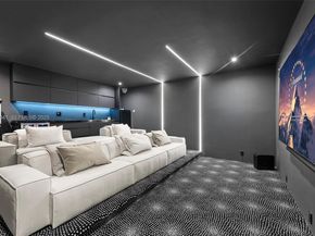 3209 NE 169th St, North Miami Beach FL 33160