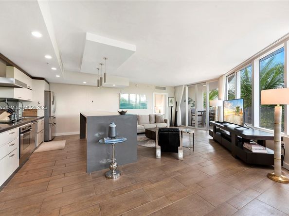 2155 Washington Ct 309, Miami Beach FL 33139