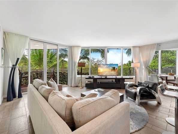 2155 Washington Ct 309, Miami Beach FL 33139