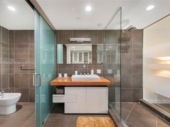 2155 Washington Ct 309, Miami Beach FL 33139