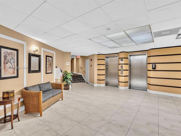 3800 N Hills Dr 312, Hollywood FL 33021