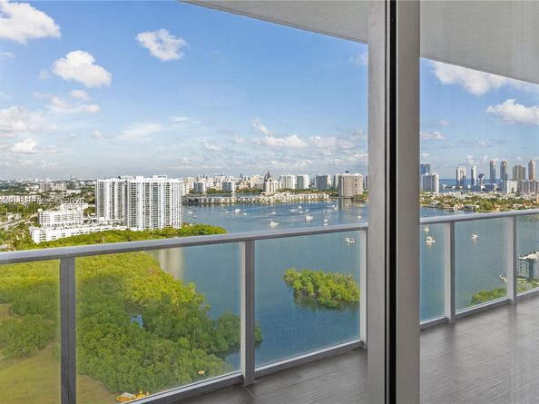 16385 Biscayne Blvd 2907, North Miami Beach FL 33160