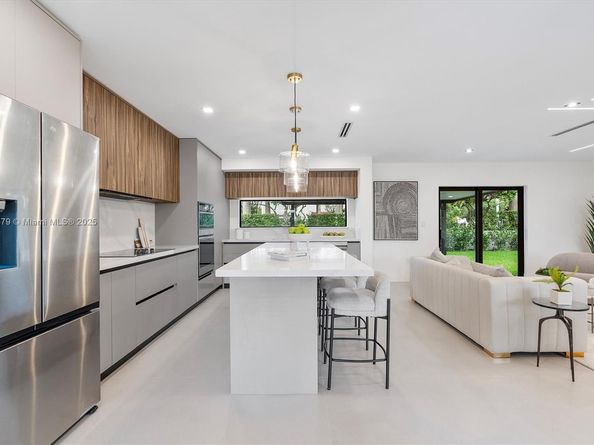 6701 SW 48th St, Miami FL 33155