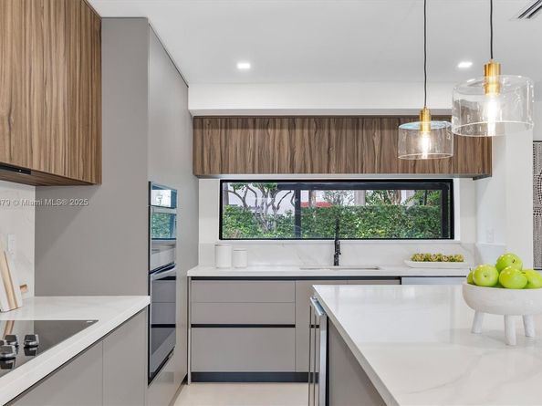 6701 SW 48th St, Miami FL 33155