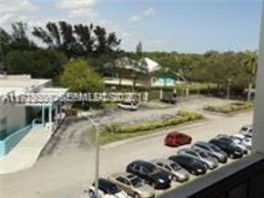 16410 Miami Dr 504, North Miami Beach FL 33162