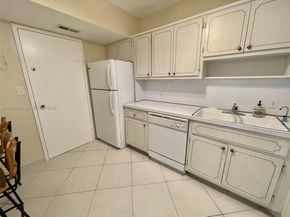 4330 Hillcrest Dr 716, Hollywood FL 33021