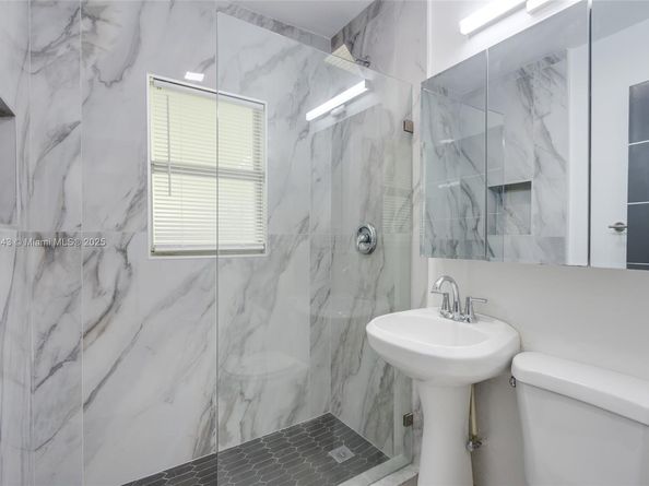 2231 NW 91st St, Miami FL 33147