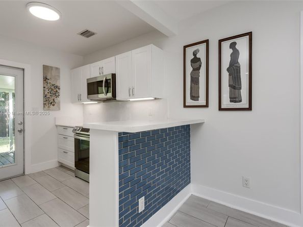 2231 NW 91st St, Miami FL 33147