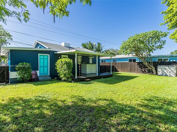 2231 NW 91st St, Miami FL 33147